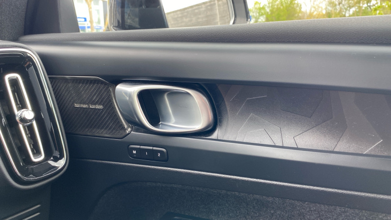 Volvo Xc40 1.5 T5 Recharge PHEV Ultimate Dark 5dr Auto Estate